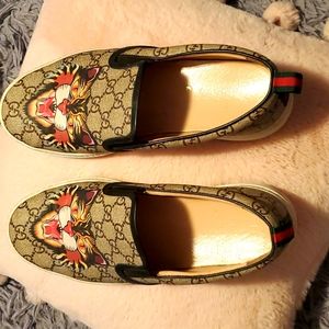MEN'S GUCCI GG ANGRY CAT LOAFERS,